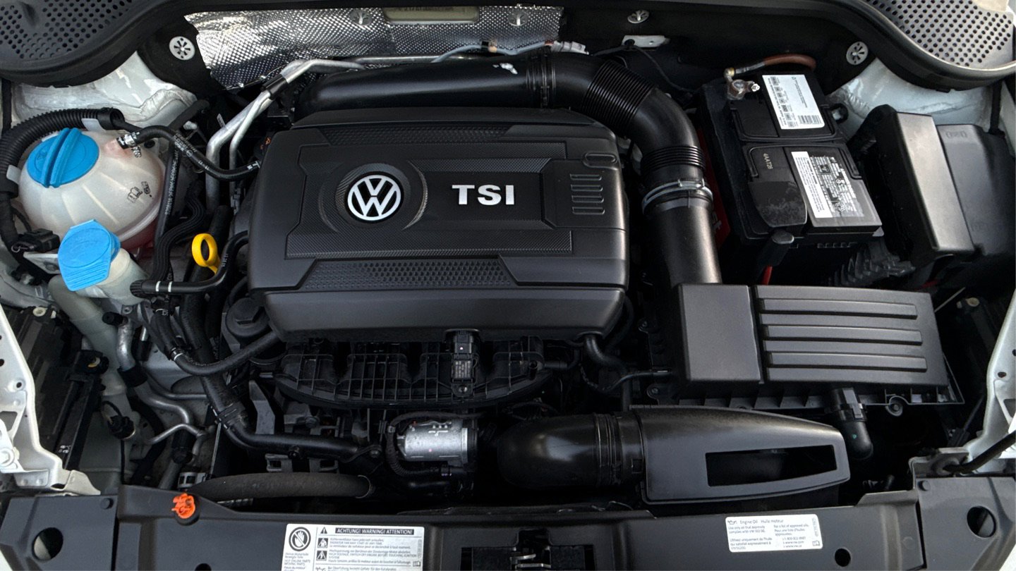 Used 2013 Volkswagen Beetle 2.0T image 9