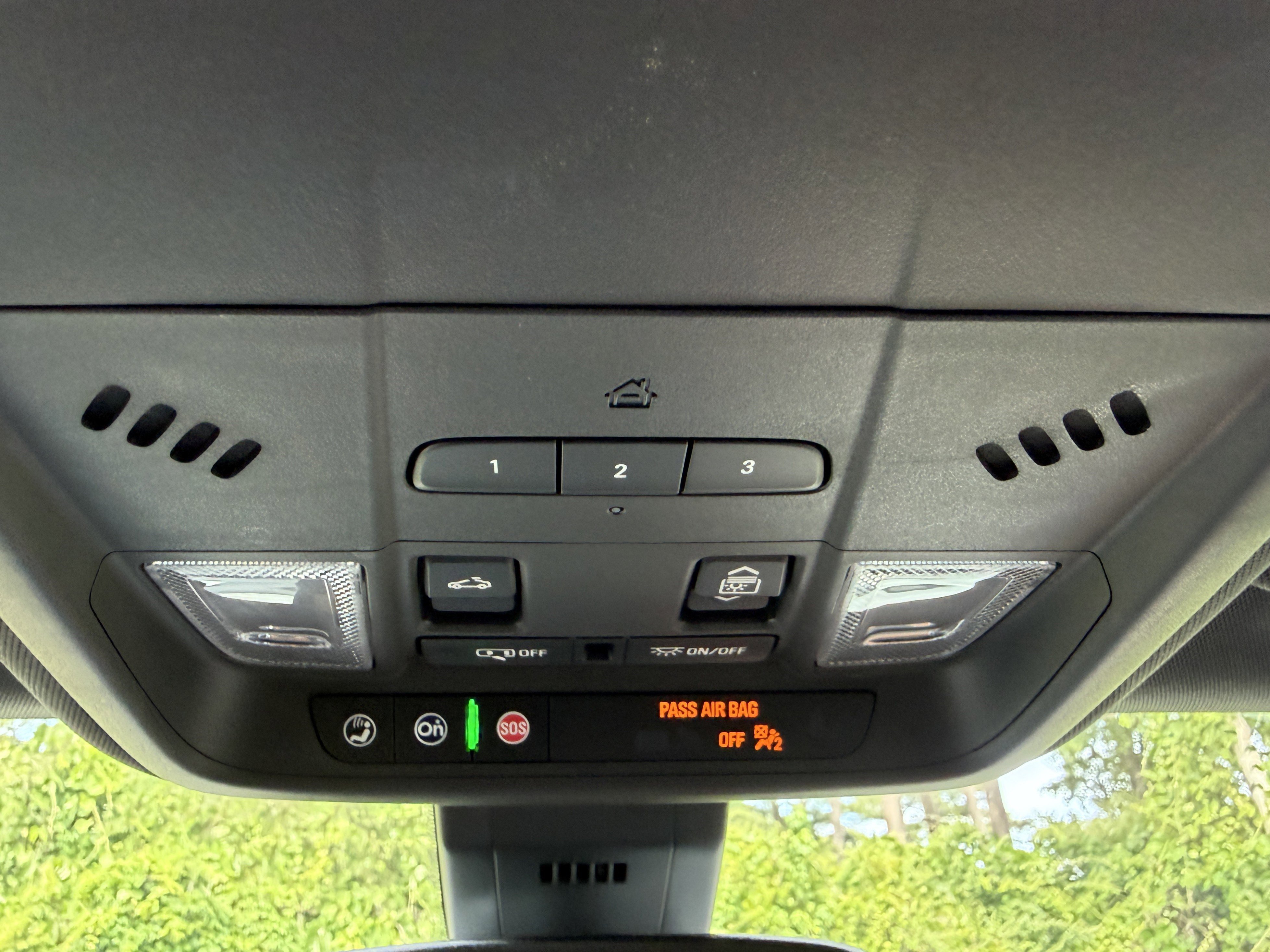 Used 2020 Chevrolet Equinox Premier AWD/4WD image 16