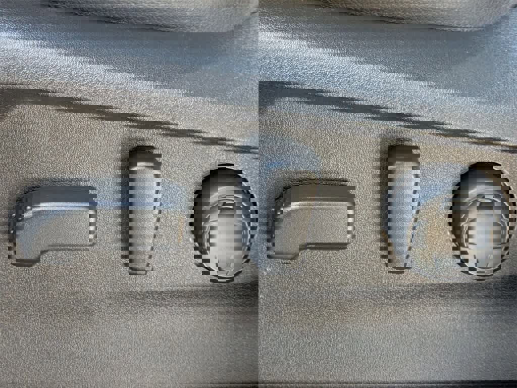 Used 2023 Subaru Ascent Touring image 27