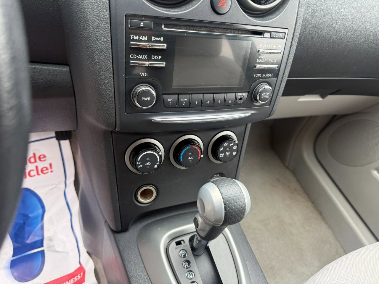 Used 2012 Nissan Rogue SV image 12