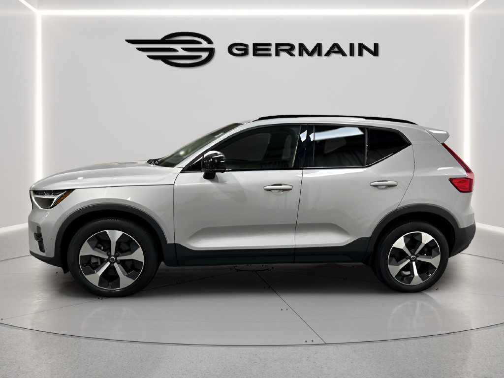 Used 2023 Volvo XC40 B4 Ultimate FWD image 5