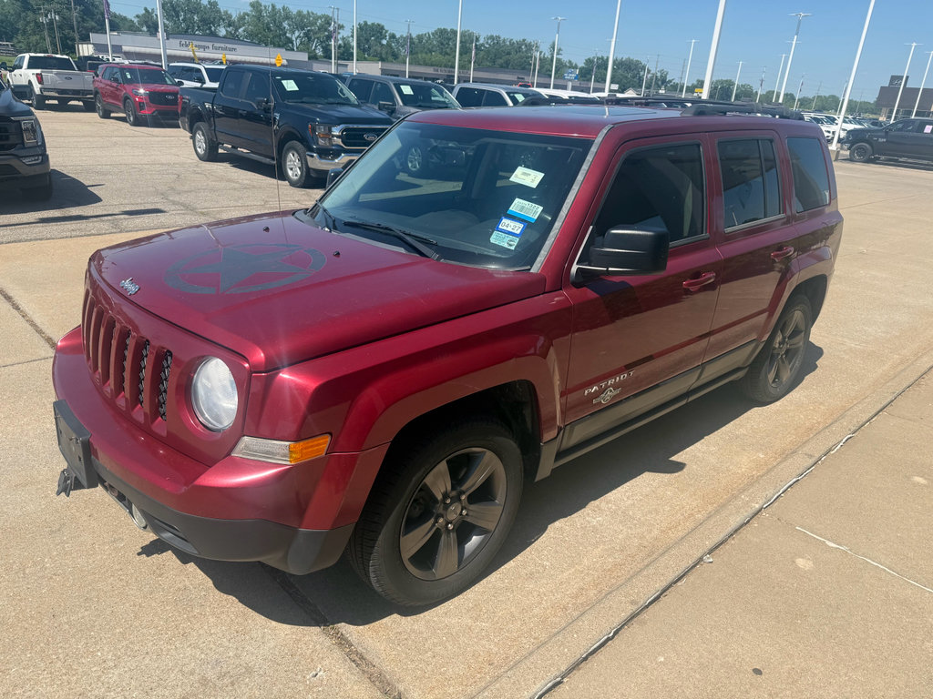 Used 2014 Jeep Patriot Latitude w/ Freedom Edition Package FWD image 2