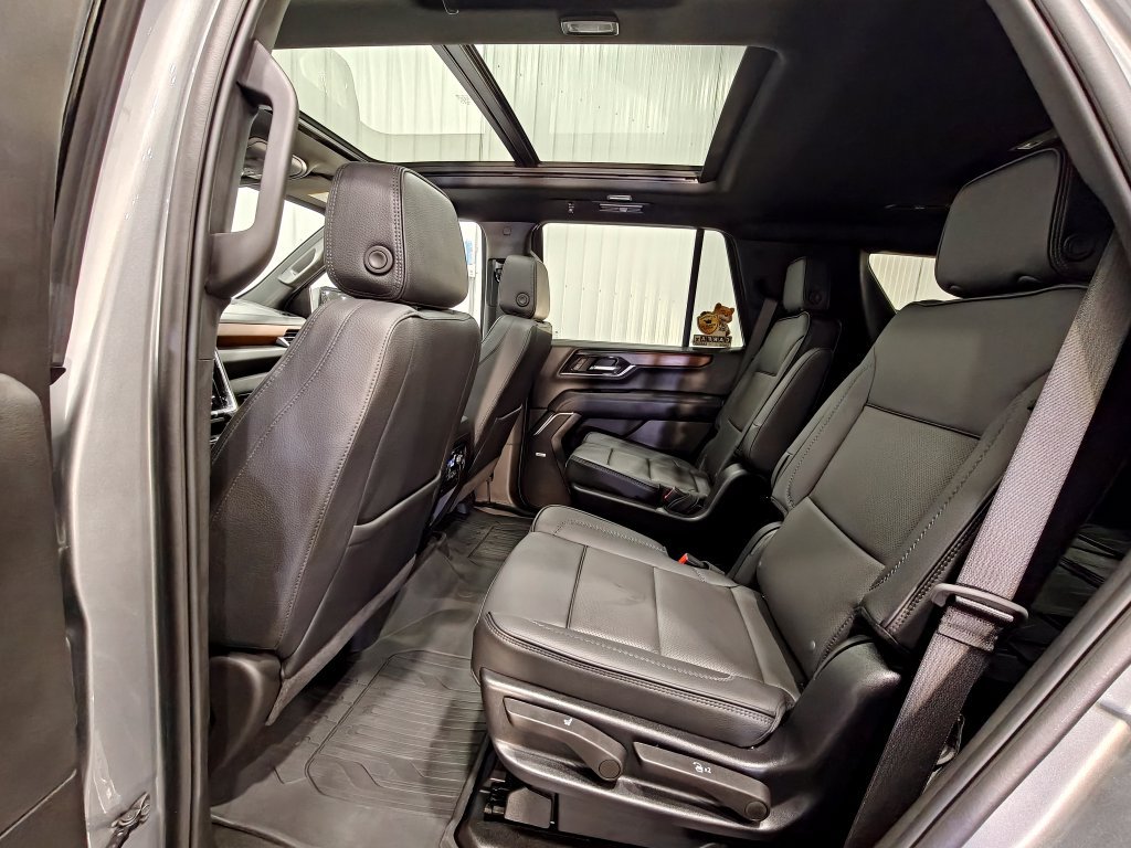 Used 2025 GMC Yukon Denali w/ Sun & Power Step Package AWD/4WD image 31