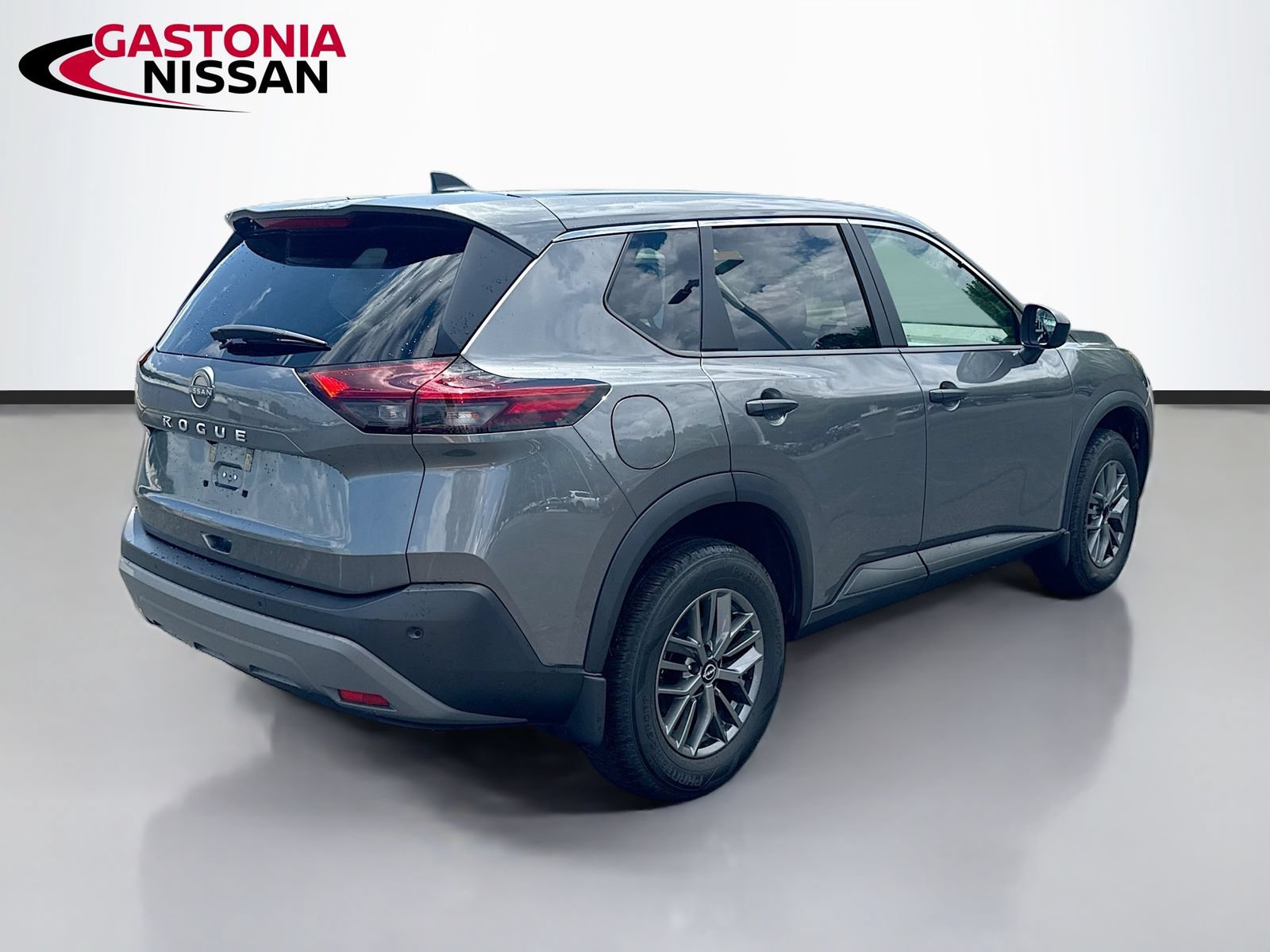 Used 2023 Nissan Rogue S FWD image 9