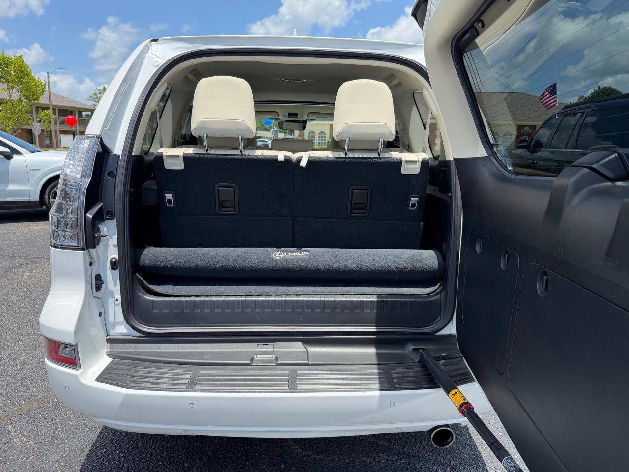 Used 2020 Lexus GX 460 Premium w/ Premium Package AWD/4WD image 12