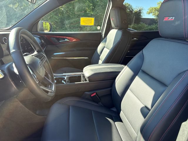 Used 2025 Chevrolet Traverse Z71 AWD/4WD image 38
