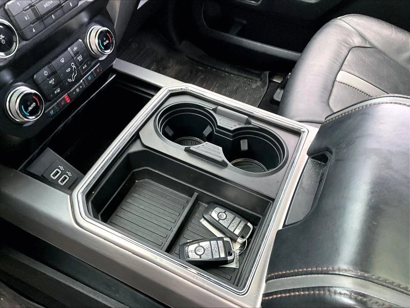 Used 2019 Ford F250 Platinum w/ Platinum Ultimate Package image 17