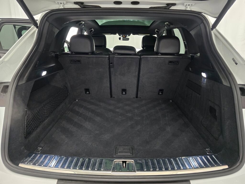 Used 2024 Porsche Cayenne image 12