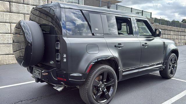 Used 2023 Land Rover Defender 110 V8 AWD/4WD image 4