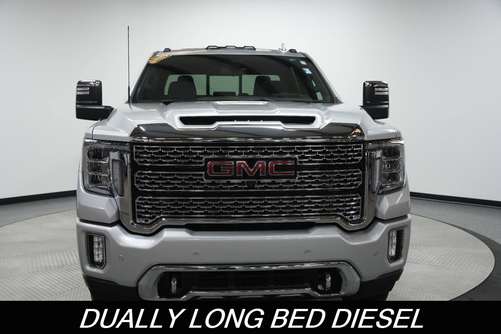 Used 2022 GMC Sierra 3500 Denali w/ Technology Package image 2
