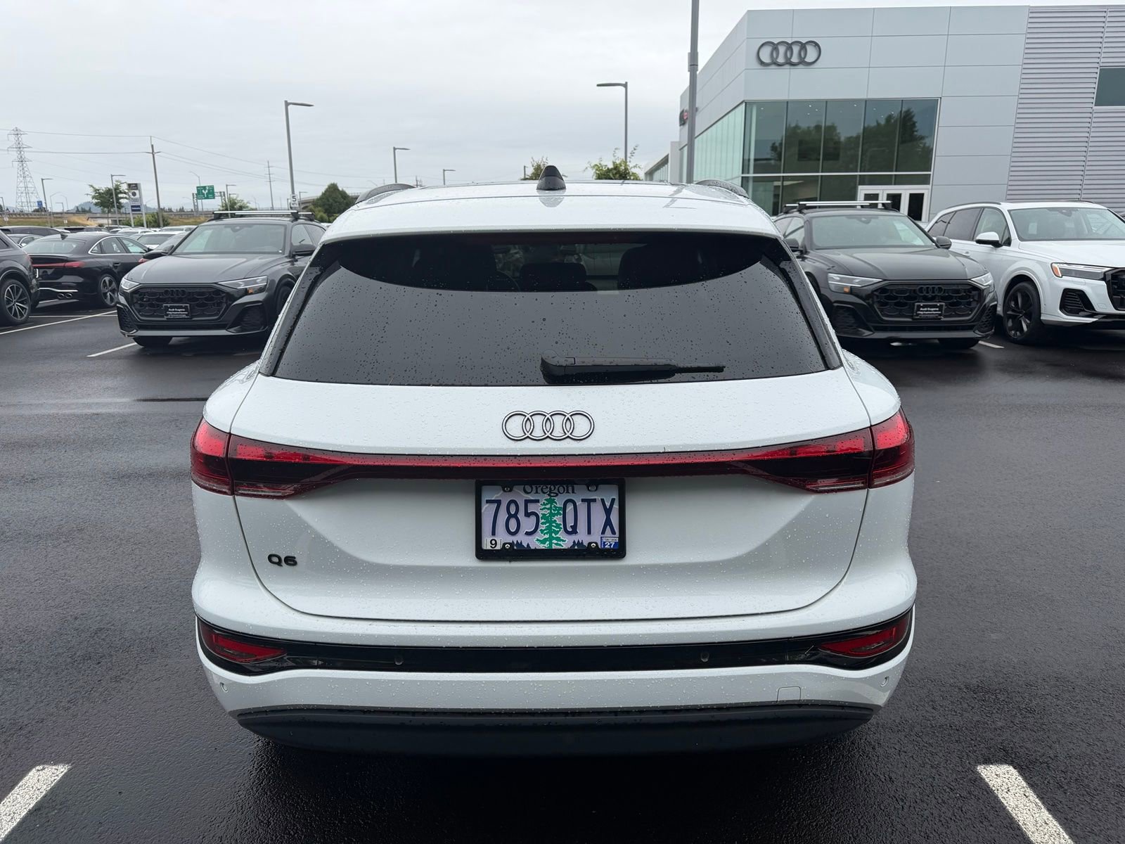 Used 2025 Audi Q6 e-tron Premium RWD image 4
