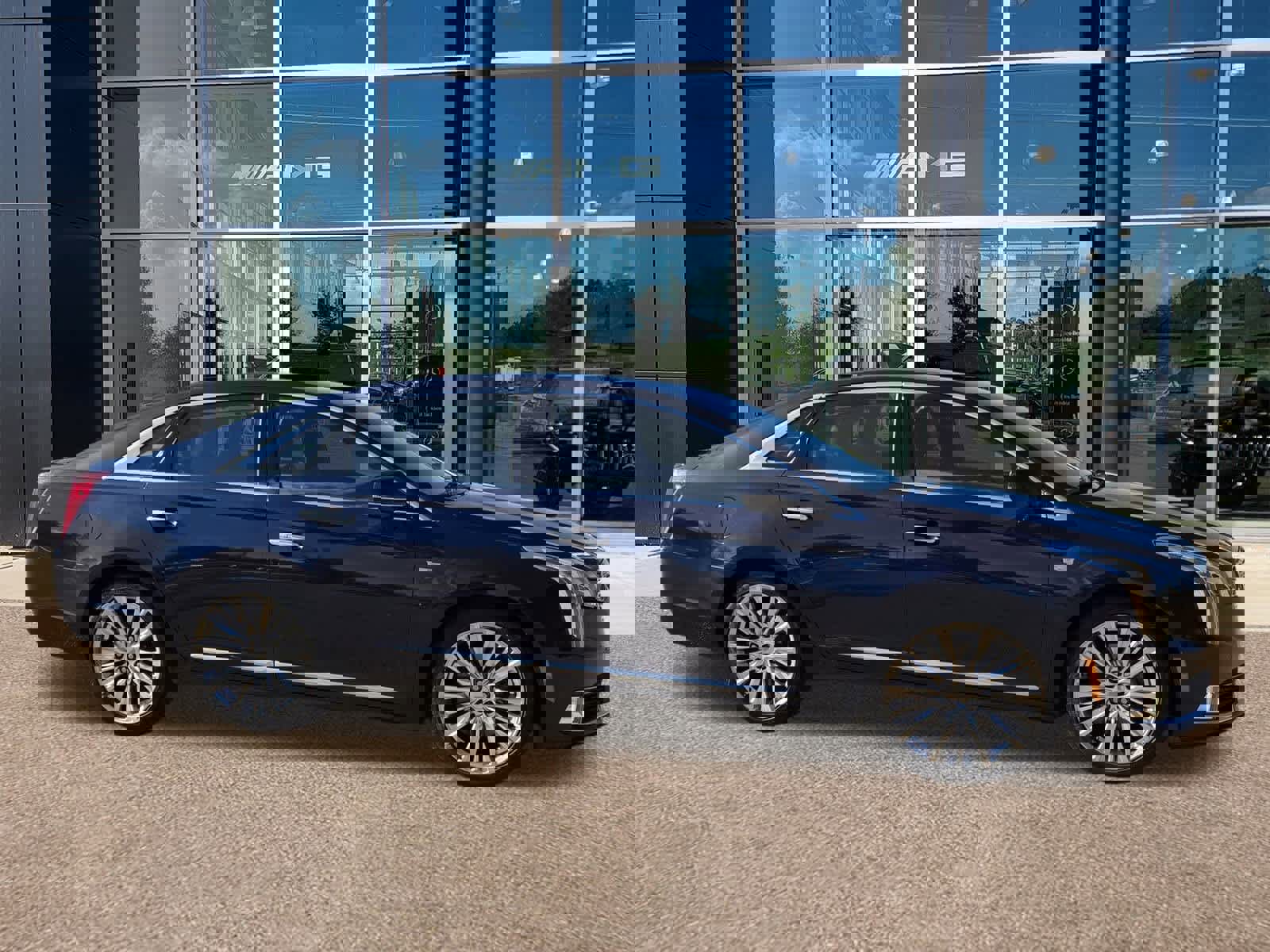 Used 2018 Cadillac XTS Platinum image 4