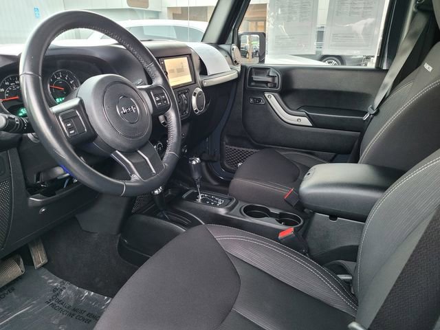 Used 2017 Jeep Wrangler Unlimited Rubicon image 11