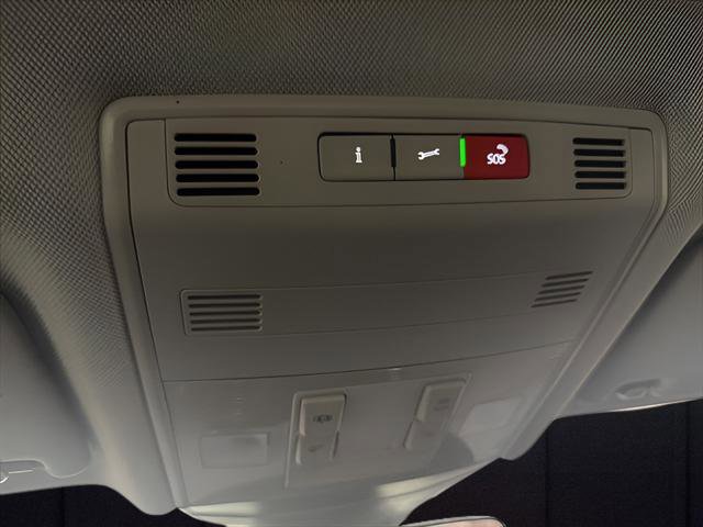 Used 2025 Volkswagen Jetta SE FWD image 24