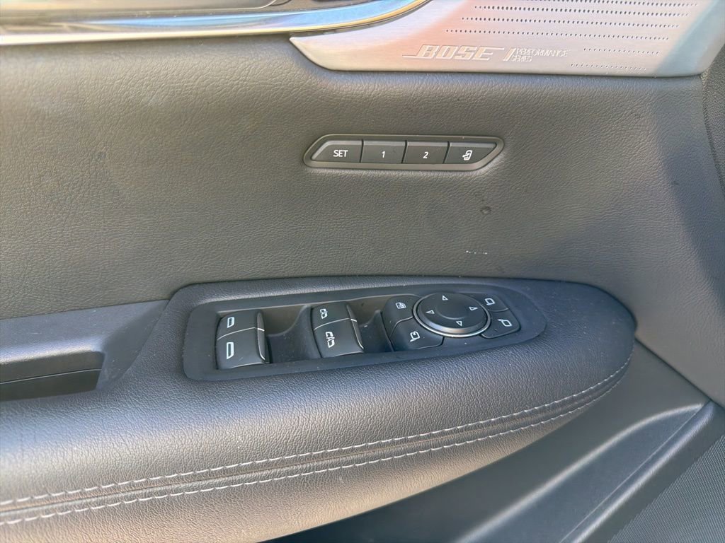 Used 2025 Cadillac XT5 Premium Luxury image 17