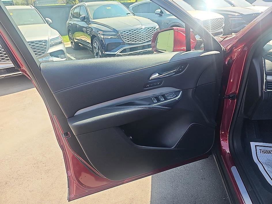 Used 2020 Cadillac XT4 Premium Luxury w/ Enhanced Visibility Package image 11