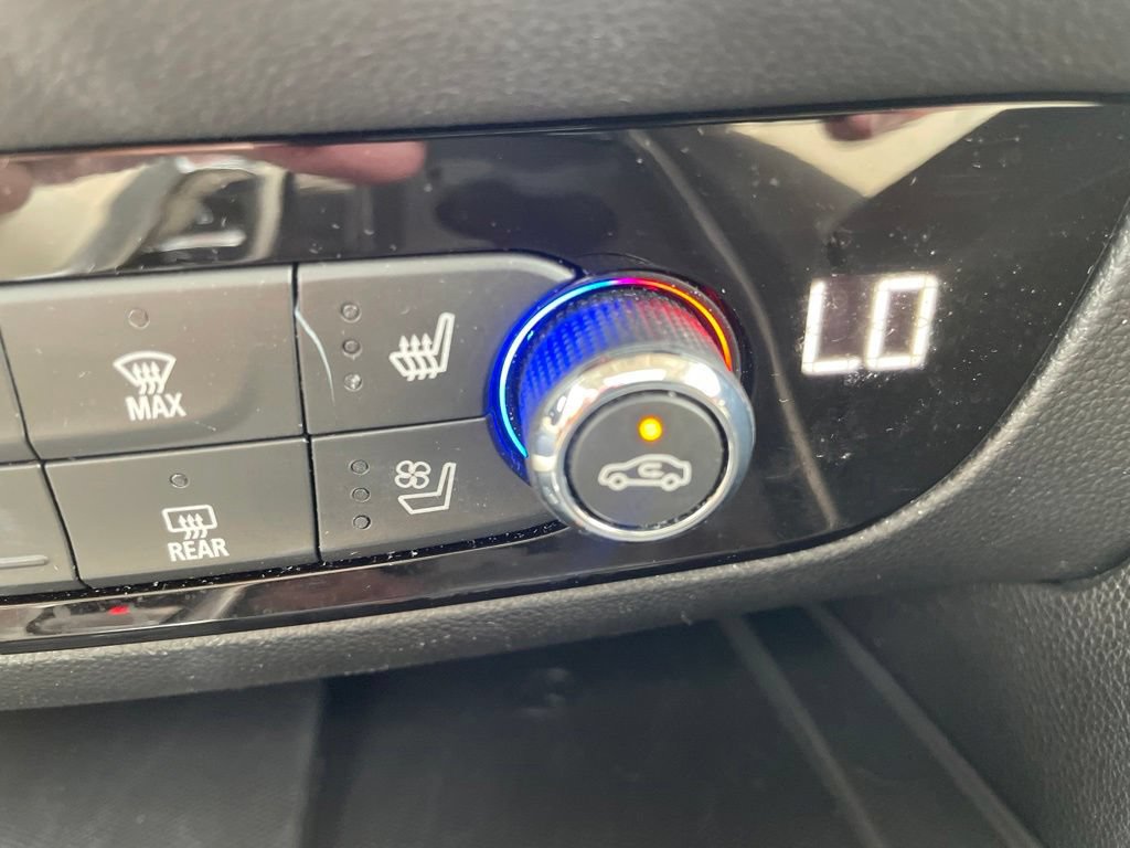 Used 2024 Buick Enclave Premium w/ Experience Buick Package FWD image 23
