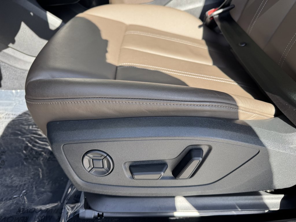 Used 2024 Audi Q4 e-tron Premium Plus w/ Premium Plus image 36