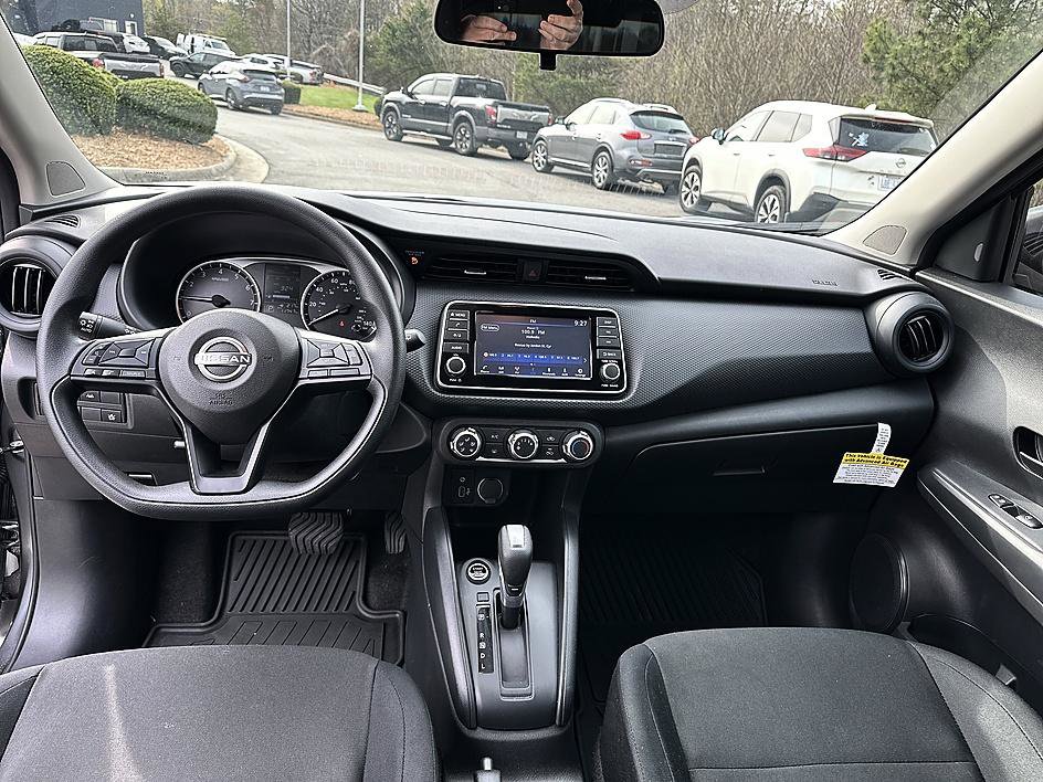 Certified 2025 Nissan Kicks Play S image 18