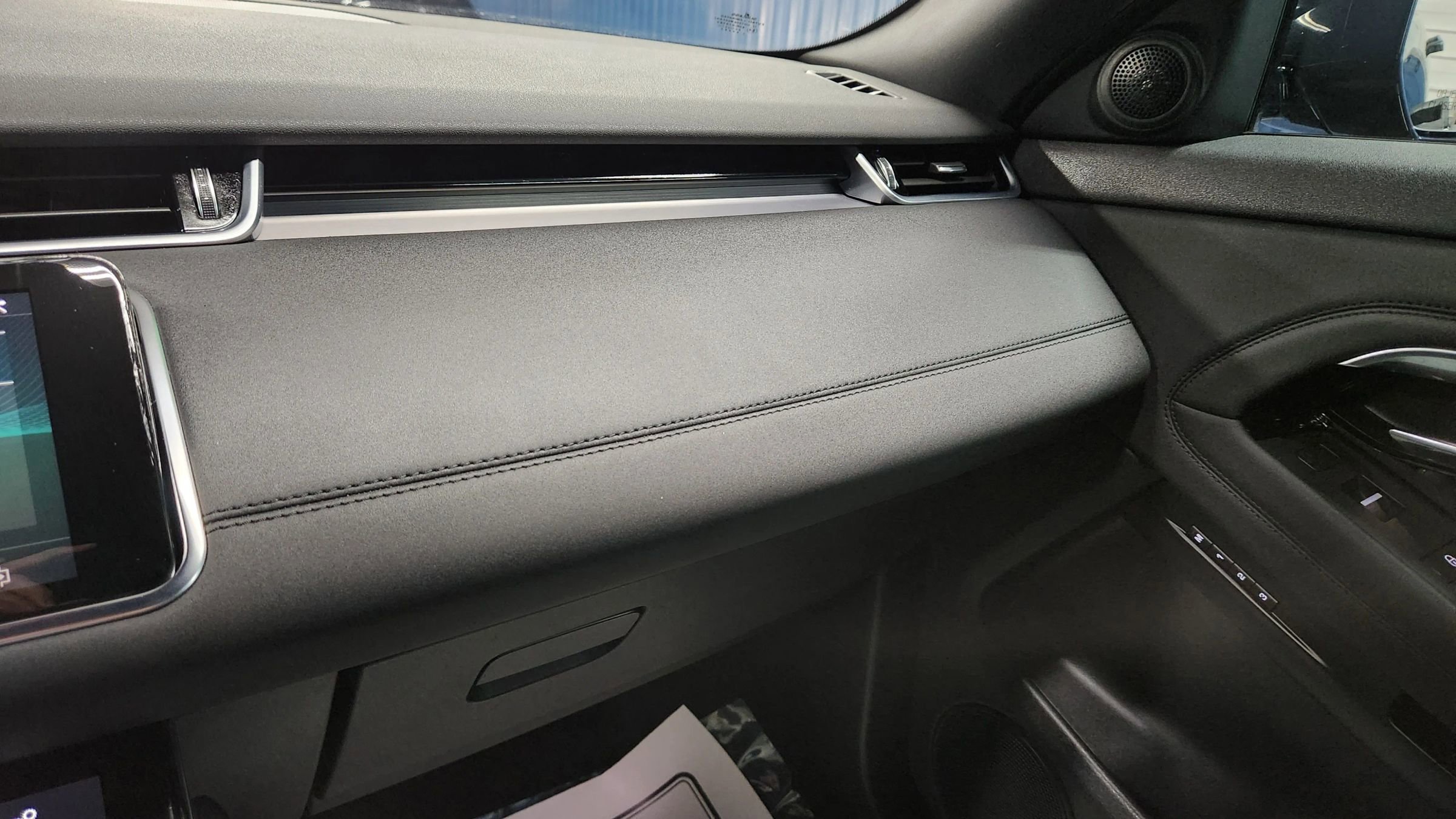 Used 2020 Land Rover Range Rover Evoque SE image 35