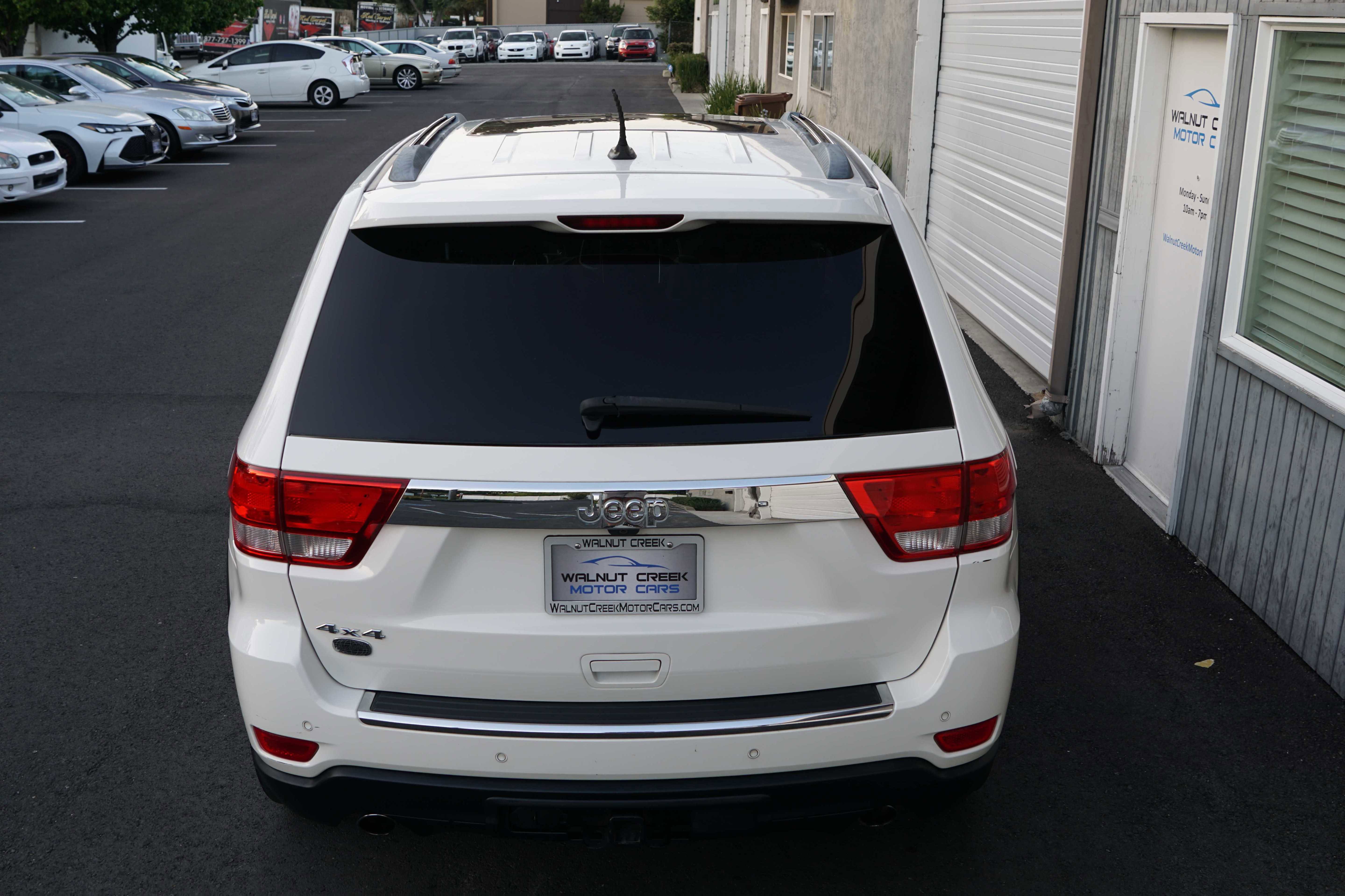 Used 2012 Jeep Grand Cherokee Overland image 13