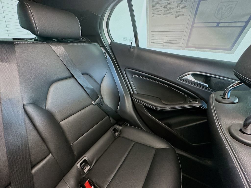 Used 2020 Mercedes-Benz GLA 250 w/ Premium Package image 14