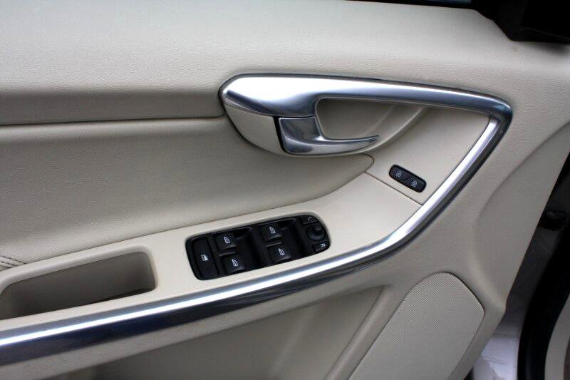 Used 2015 Volvo XC60 T6 w/ Protection Package image 19