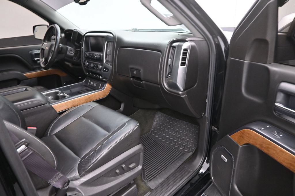 Used 2015 Chevrolet Silverado 1500 LTZ w/ LTZ Plus Package AWD/4WD image 10