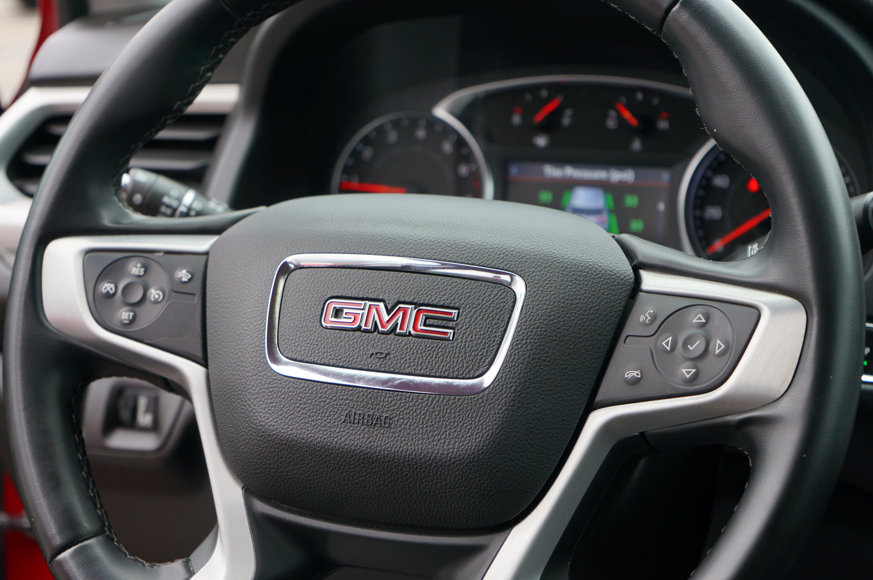 Used 2023 GMC Acadia SLT image 23