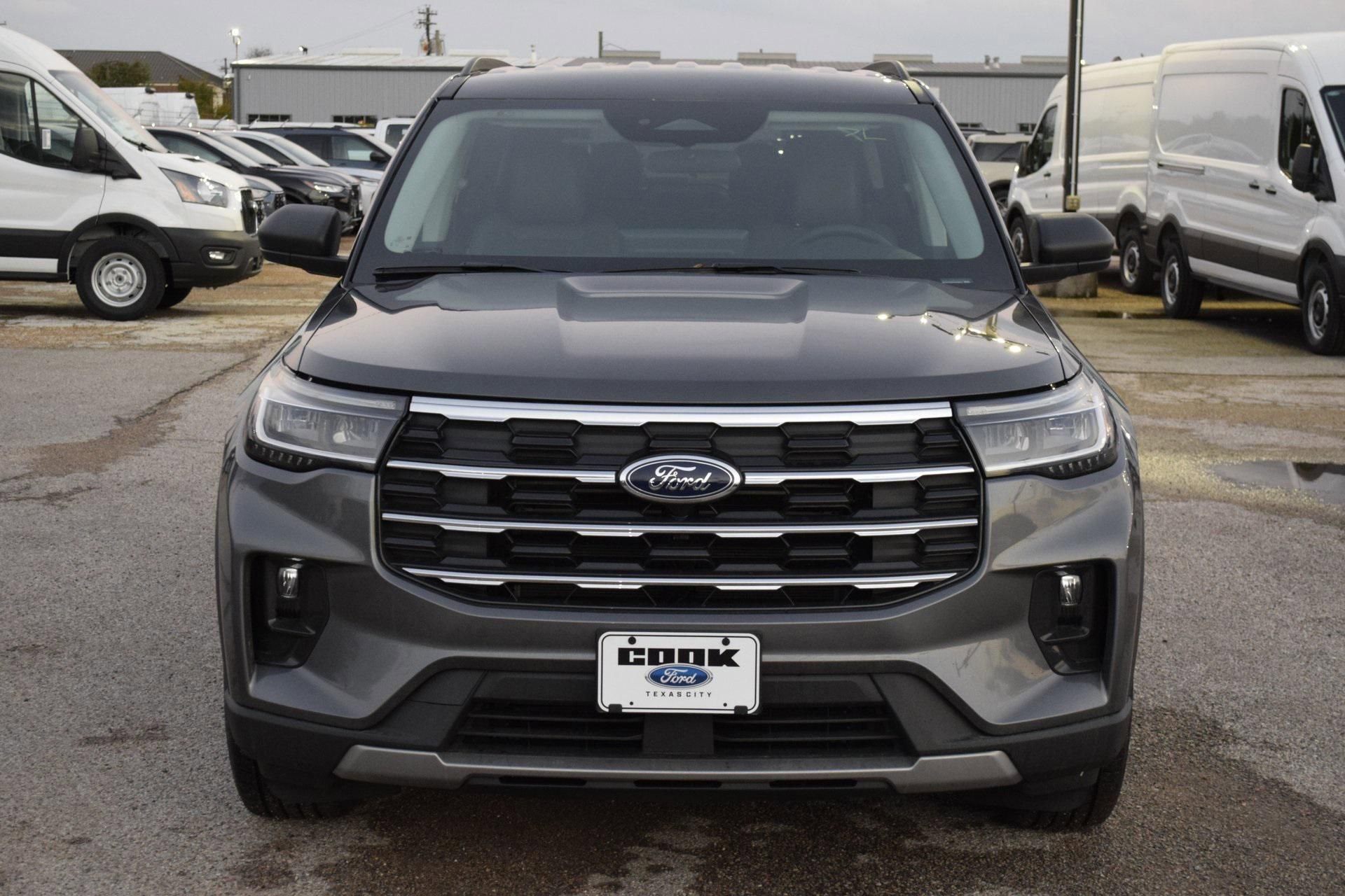 New 2026 Ford Explorer Active w/ Active Comfort Package image 2