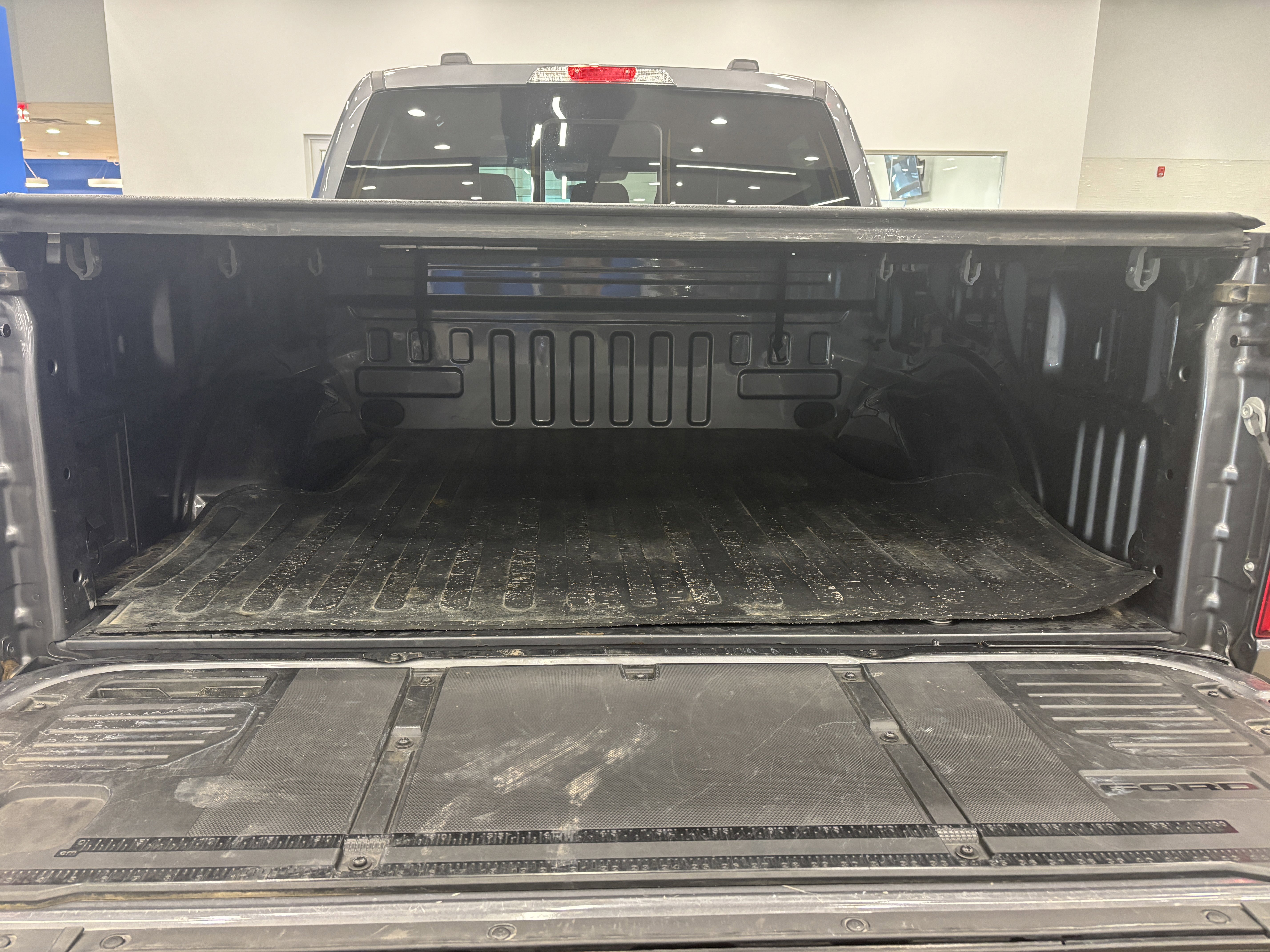 Certified 2023 Ford F150 Platinum w/ Equipment Group 701A High image 9