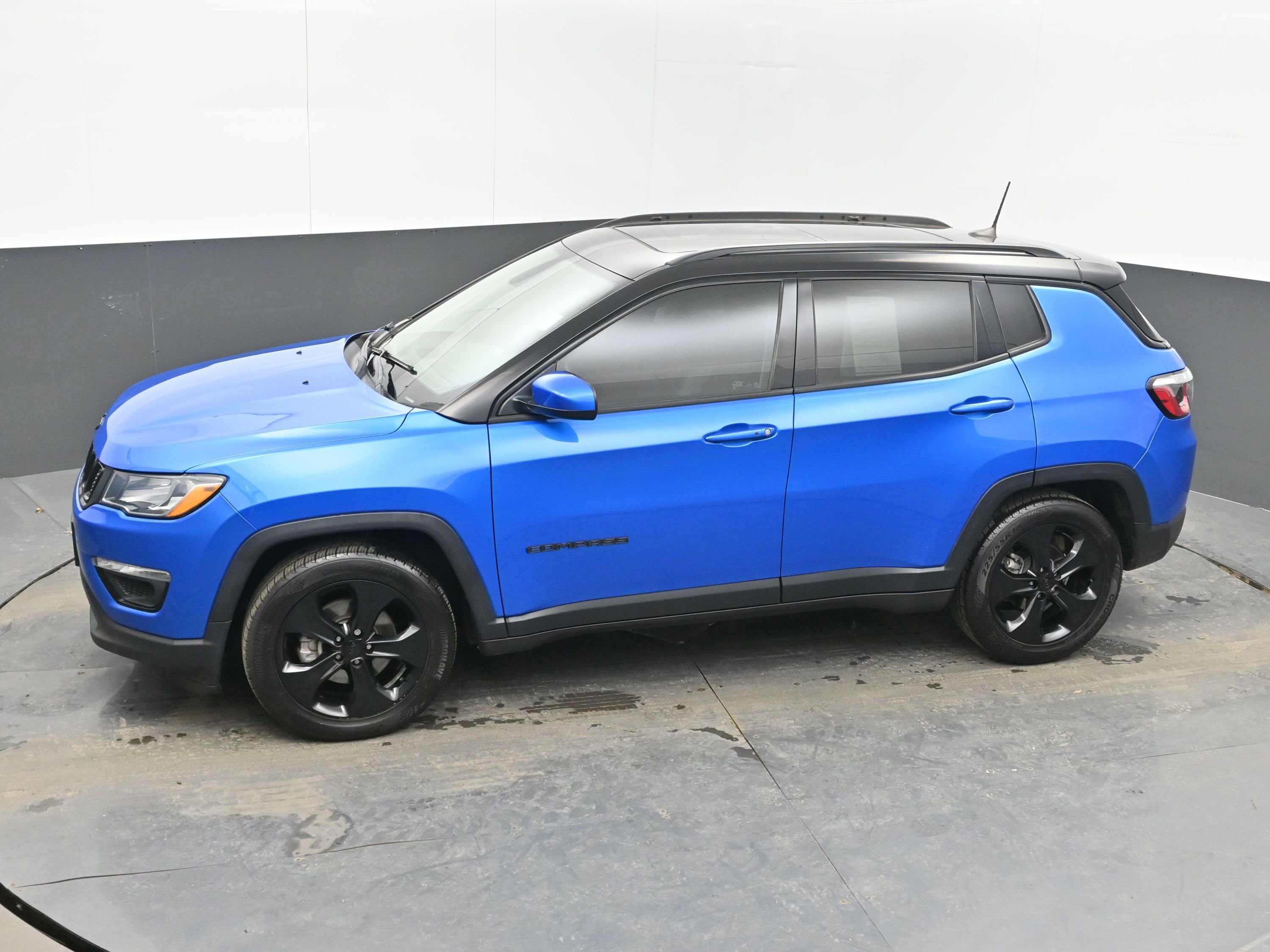 Used 2020 Jeep Compass Latitude image 34