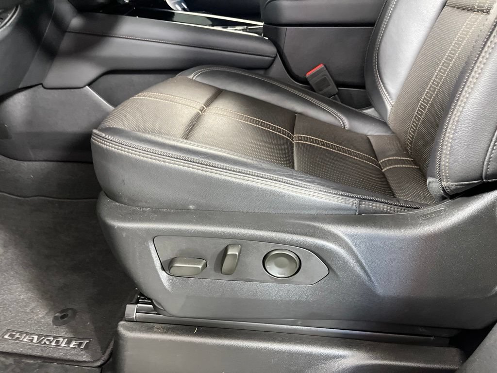 Certified 2025 Chevrolet Tahoe High Country AWD/4WD image 22