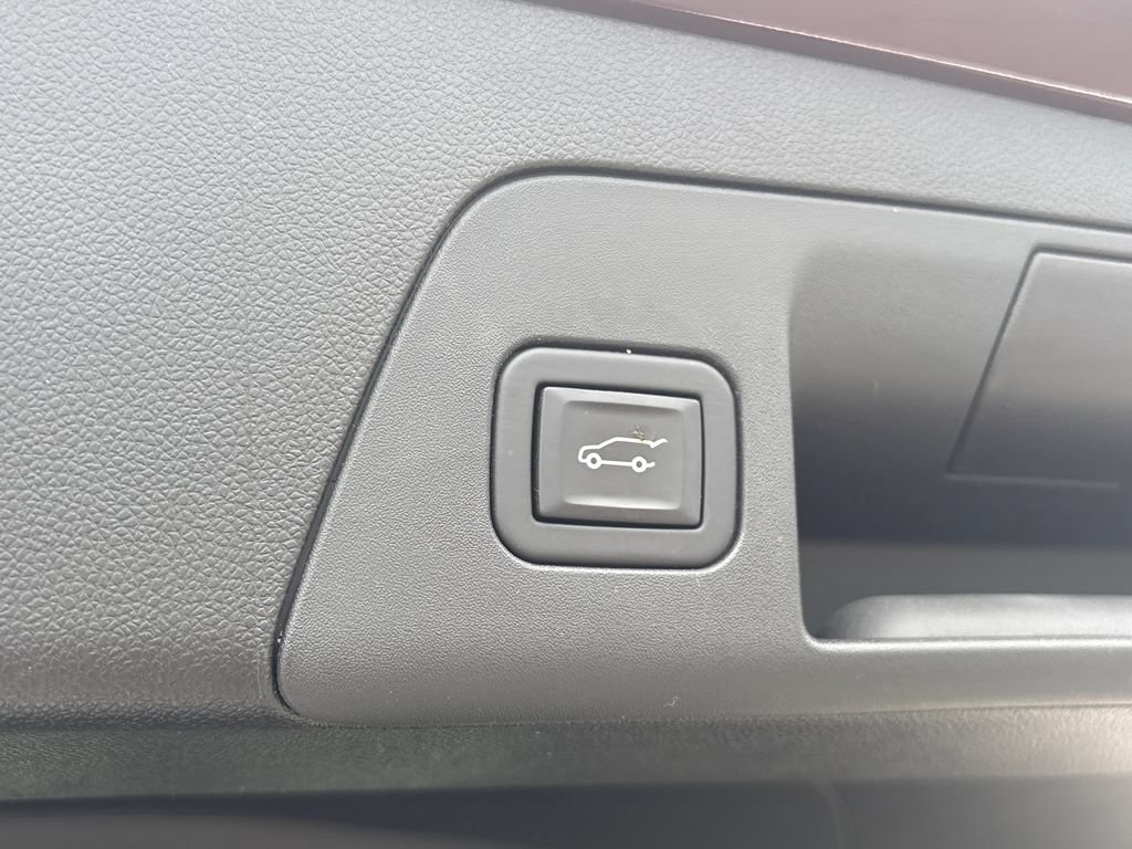 Used 2023 Buick Envision Avenir FWD image 33
