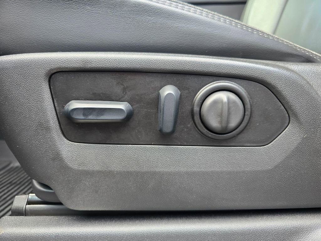 Used 2023 Chevrolet Silverado 3500 High Country image 23