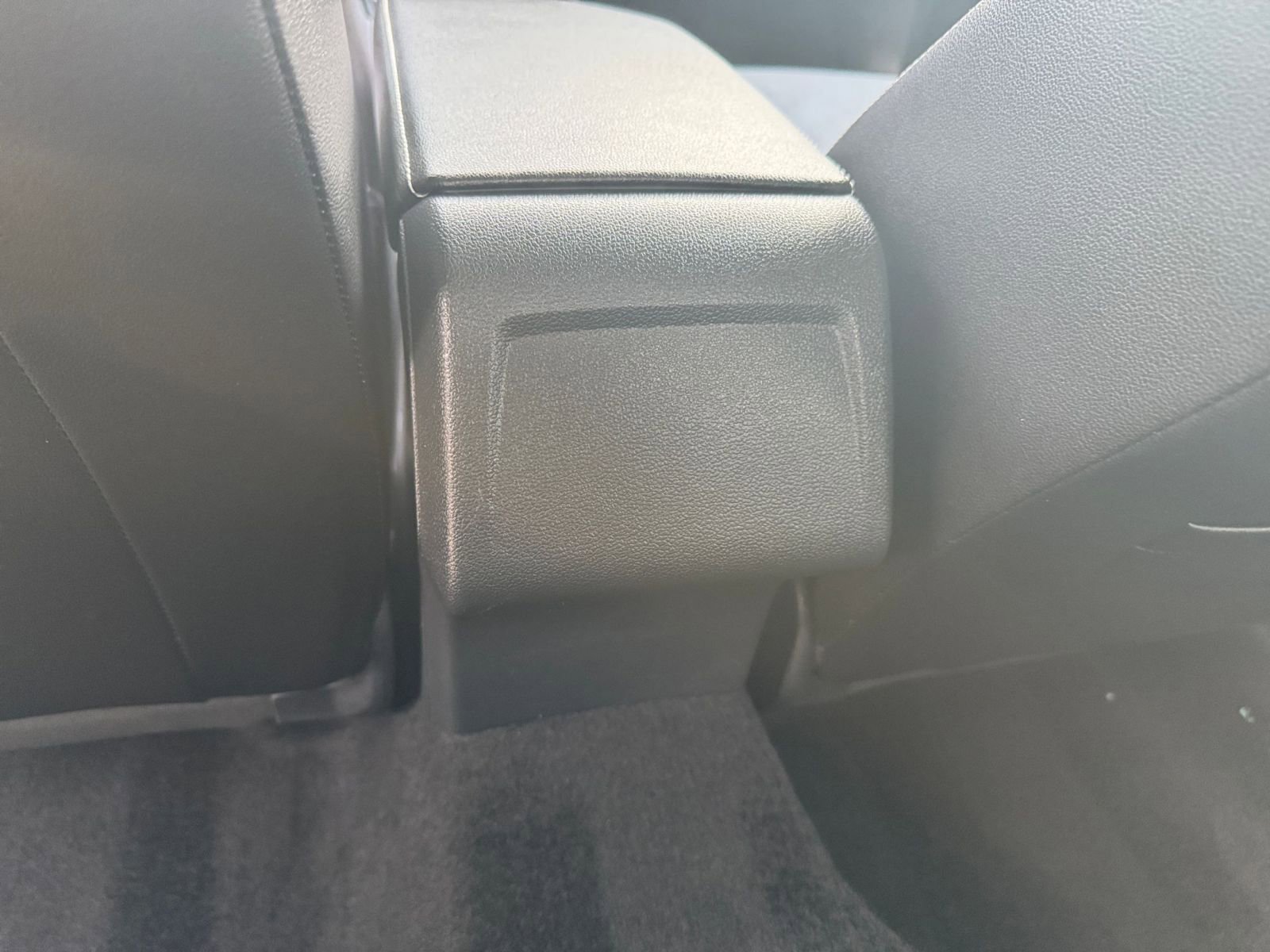 Used 2025 Volkswagen Jetta SE image 24