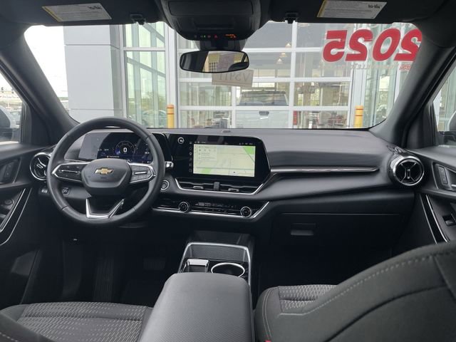 Used 2025 Chevrolet Equinox LT FWD image 38