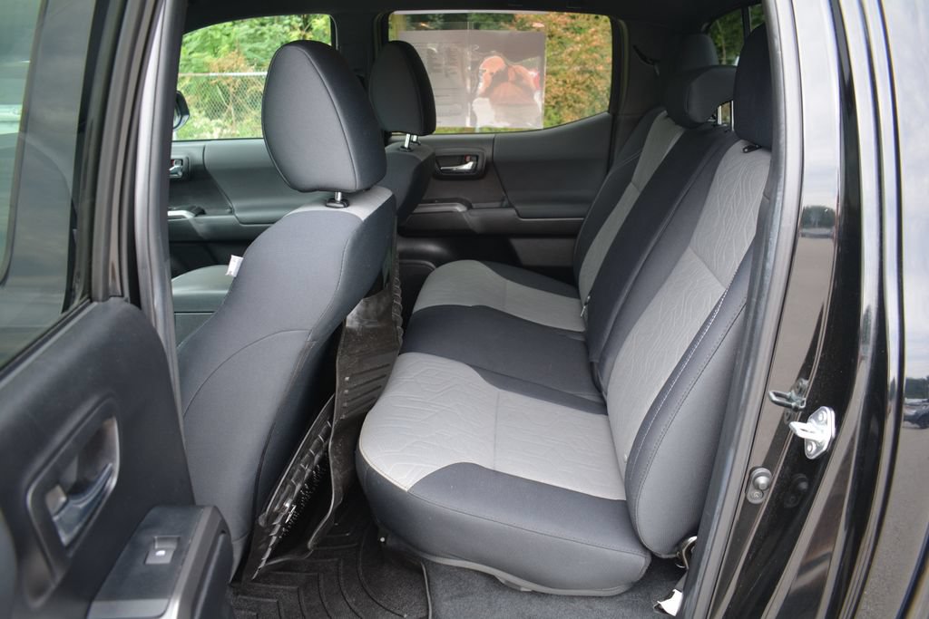 Used 2022 Toyota Tacoma TRD Off-Road AWD/4WD image 20