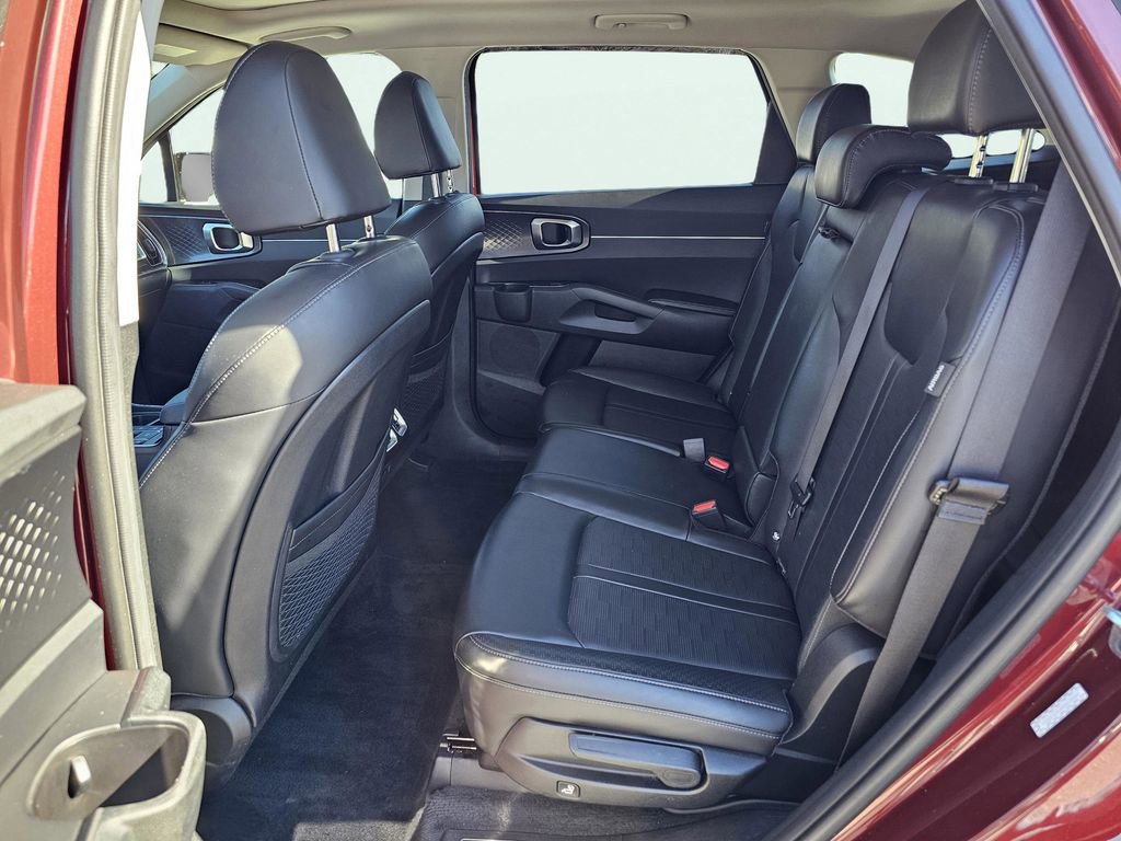 Certified 2024 Kia Sorento S w/ Panoramic Sunroof Package image 33