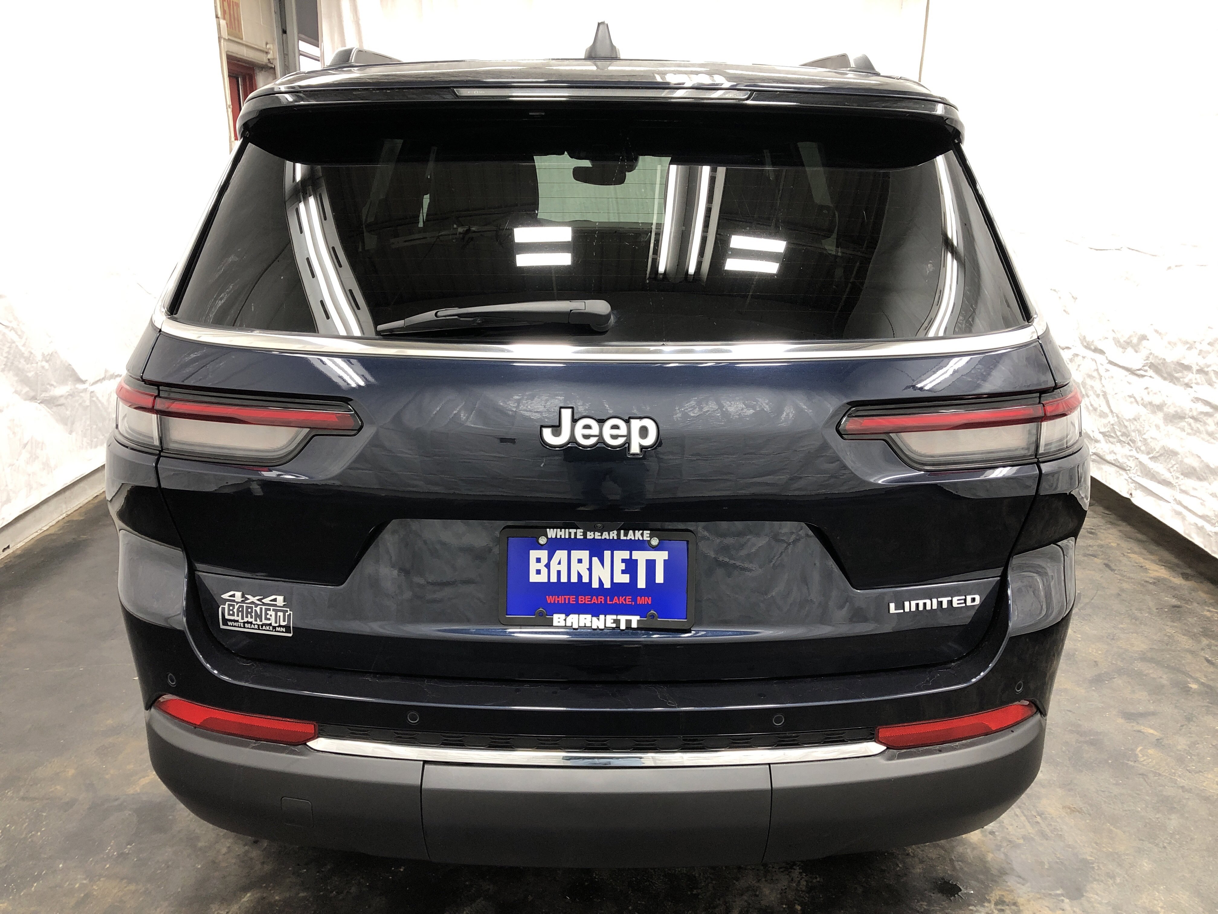 Certified 2024 Jeep Grand Cherokee L Limited w/ Trailer Tow Package AWD/4WD image 8