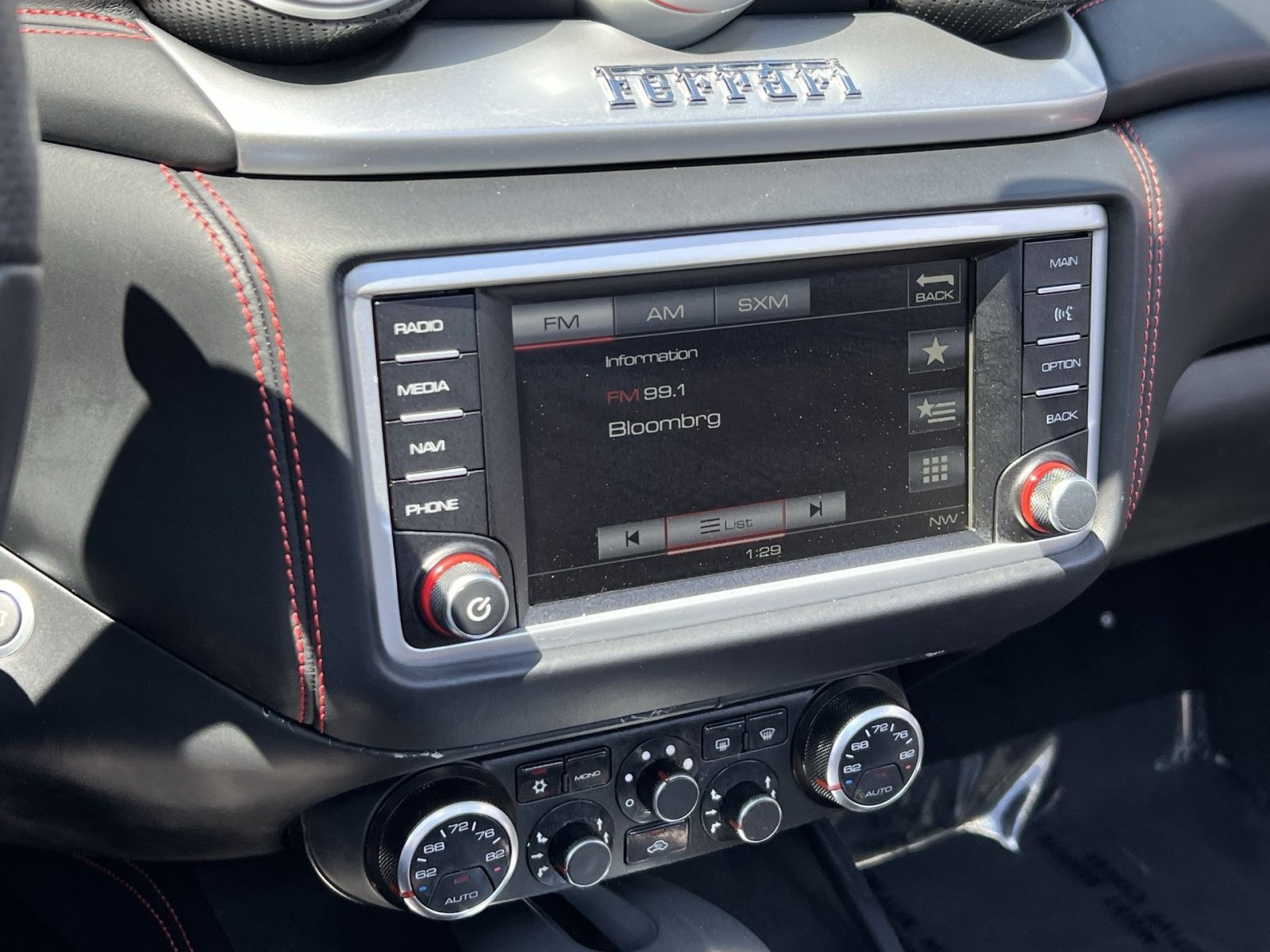 Used 2016 Ferrari California T RWD image 23