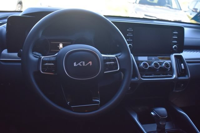 Certified 2023 Kia Sorento LX AWD/4WD image 19