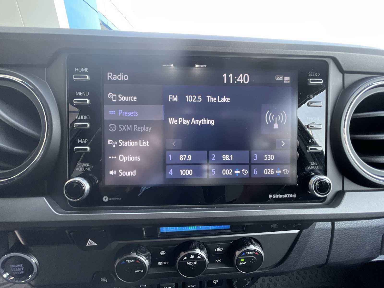 Used 2021 Toyota Tacoma TRD Sport w/ Technology Package image 13