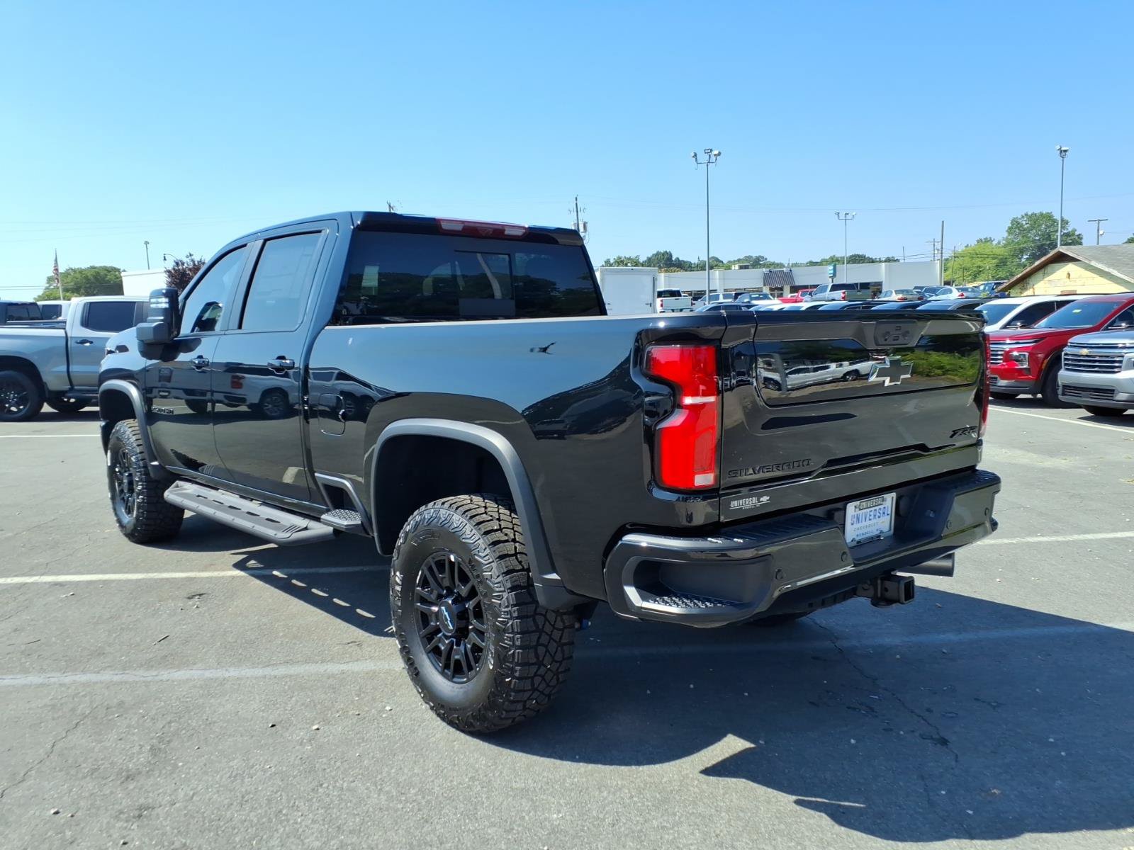 New 2026 Chevrolet Silverado 2500 ZR2 w/ LPO, Dark Essentials Package AWD/4WD image 5