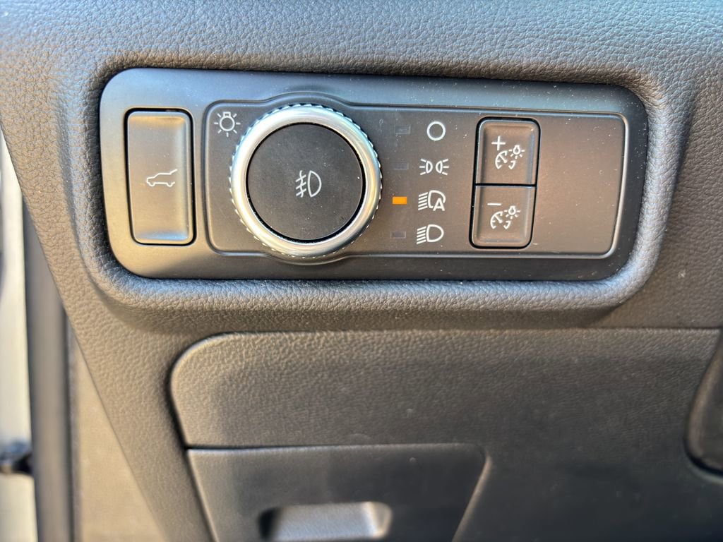 Used 2022 Ford Explorer Limited w/ Equipment Group 301A image 13