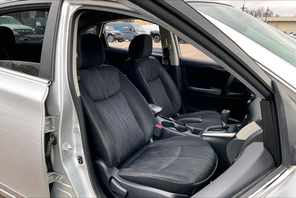 Used 2016 Nissan Sentra SV image 7