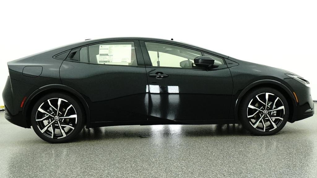 New 2026 Toyota Prius Plug-In Hybrid FWD image 40