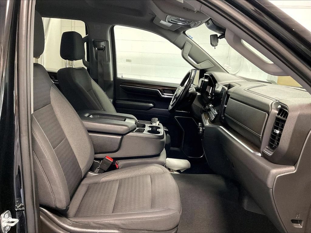 Used 2023 Chevrolet Silverado 1500 LT AWD/4WD image 8