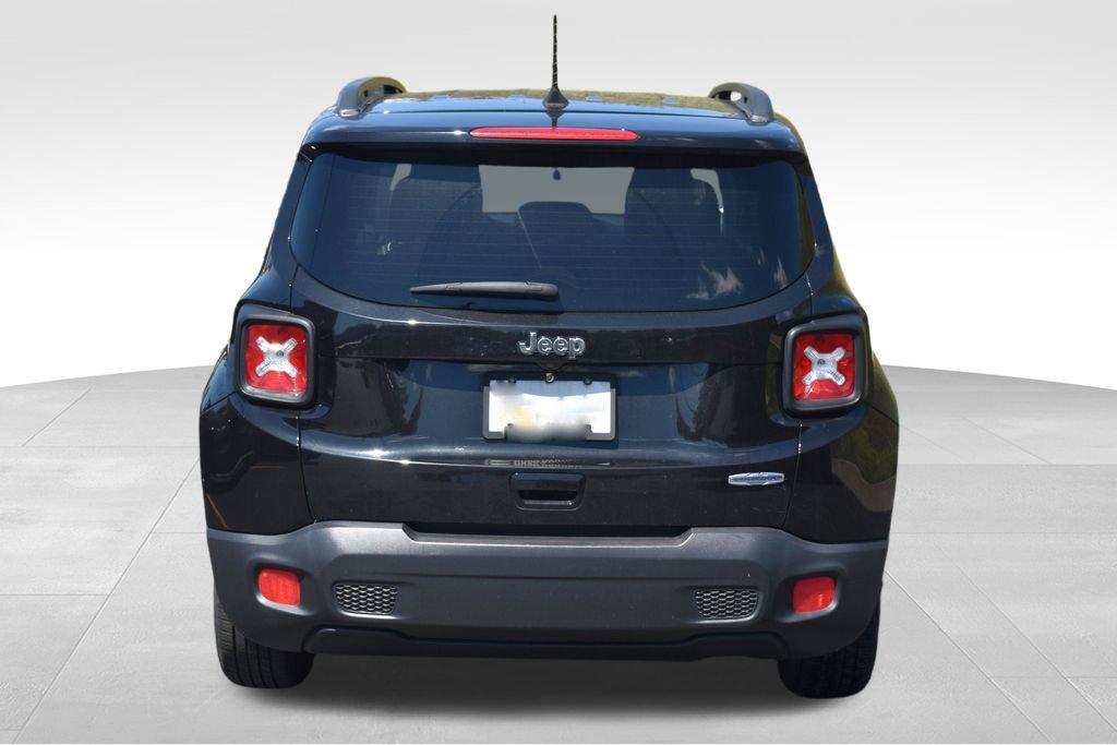 Used 2018 Jeep Renegade Latitude FWD image 8