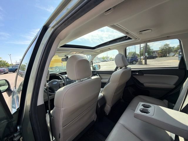 Used 2015 Subaru Forester 2.5i Limited AWD/4WD image 16